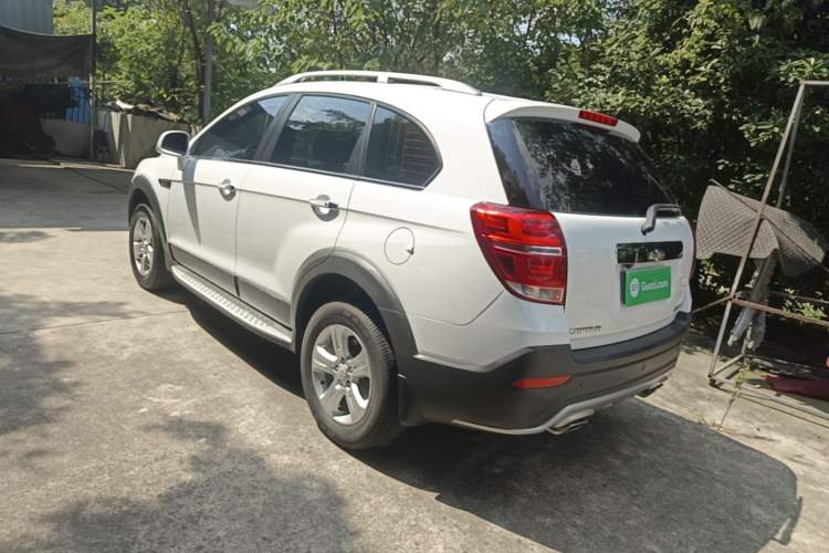 Used Chevrolet Captiva 2017 2.4L Two-Wheel Drive Luxury Edition 7 Seats Rear Left 45 Deg