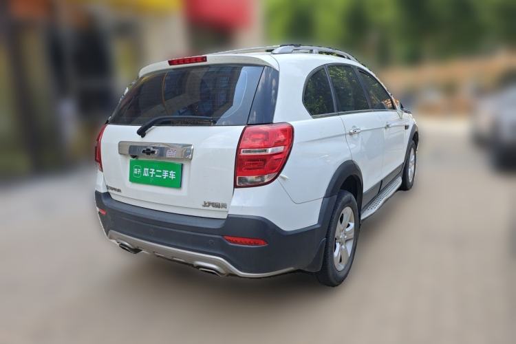 Used Chevrolet Captiva 2017 2.4L Two-Wheel Drive Luxury Edition 7 Seats Rear Right 45 Deg