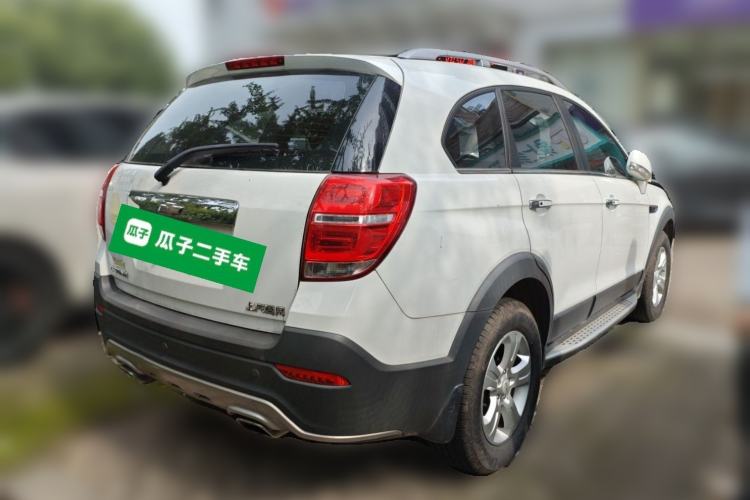 Used Chevrolet Captiva 2017 2.4L Two-Wheel Drive Luxury Edition 7 Seats Rear Right 45 Deg