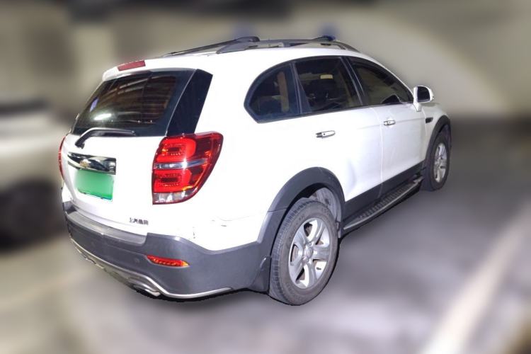 Used Chevrolet Captiva 2017 2.4L Two-Wheel Drive Luxury Edition 7 Seats Rear Right 45 Deg