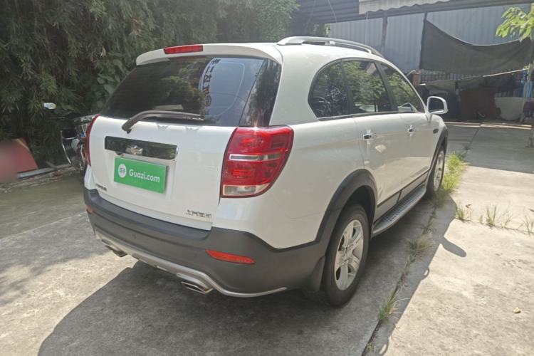Used Chevrolet Captiva 2017 2.4L Two-Wheel Drive Luxury Edition 7 Seats Rear Right 45 Deg