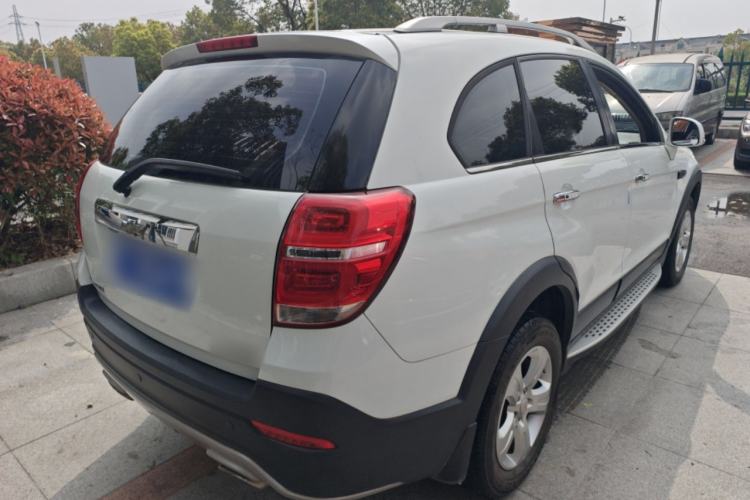 Used Chevrolet Captiva 2017 2.4L Two-Wheel Drive Luxury Edition 7 Seats Rear Right 45 Deg