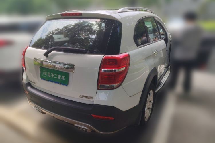 Used Chevrolet Captiva 2017 2.4L Two-Wheel Drive Luxury Edition 7 Seats Rear Right 45 Deg