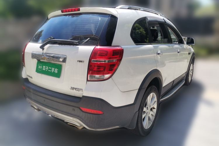 Used Chevrolet Captiva 2017 2.4L 4x4 Flagship Edition 7-Seater Rear Right 45 Deg