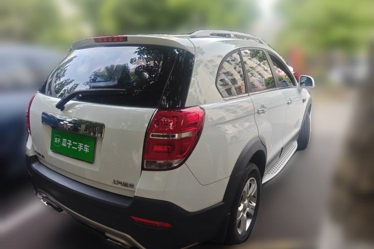 Used Chevrolet Captiva 2017 2.4L Two-Wheel Drive Luxury Edition 7 Seats Rear Right 45 Deg