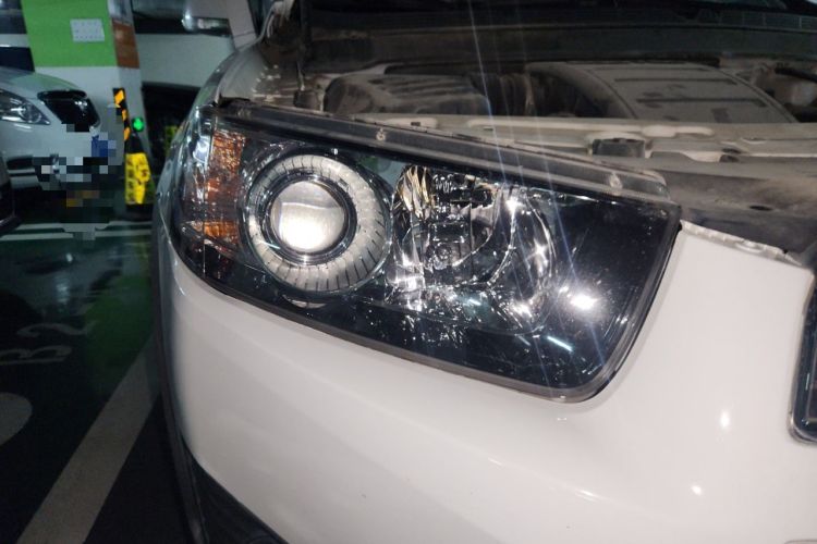 Used Chevrolet Captiva 2017 2.4L 4x4 Flagship Edition 7-Seater Right Front Headlight