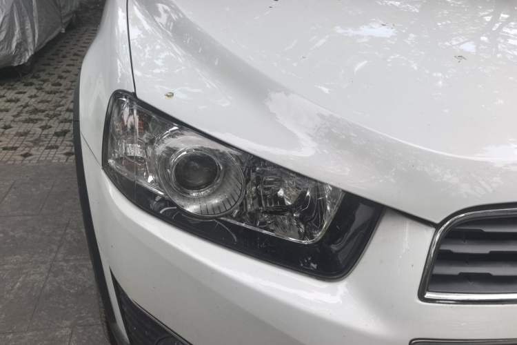 Used Chevrolet Captiva 2017 2.4L Two-Wheel Drive Luxury Edition 7 Seats Right Front Headlight