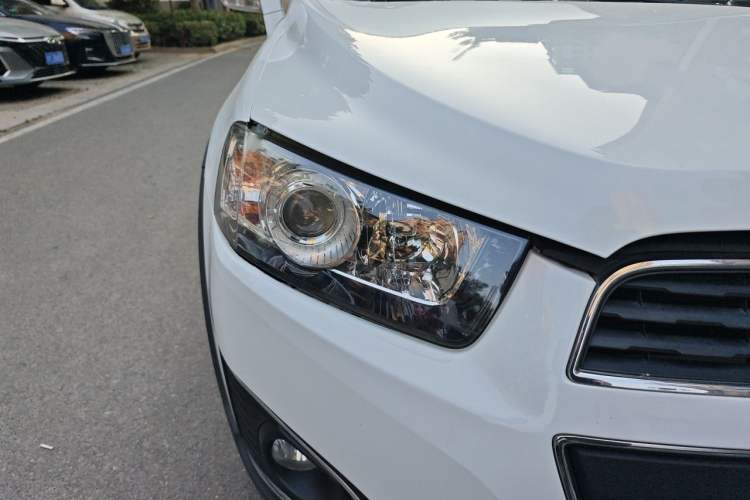 Used Chevrolet Captiva 2017 2.4L 4x4 Flagship Edition 7-Seater Right Front Headlight