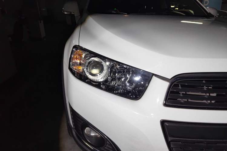 Used Chevrolet Captiva 2017 2.4L Two-Wheel Drive Luxury Edition 7 Seats Right Front Headlight