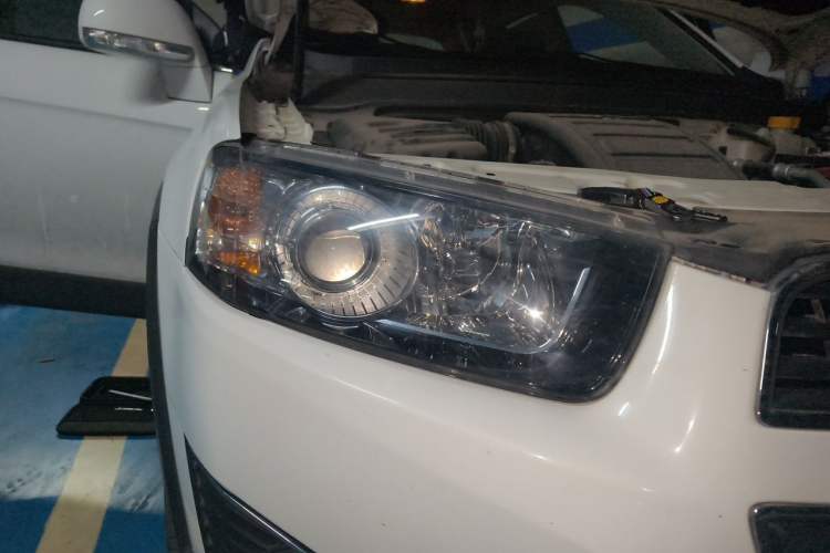 Used Chevrolet Captiva 2017 2.4L 4x4 Flagship Edition 7-Seater Right Front Headlight