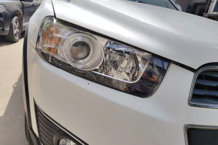 Used Chevrolet Captiva 2017 2.4L Two-Wheel Drive Luxury Edition 7 Seats Right Front Headlight
