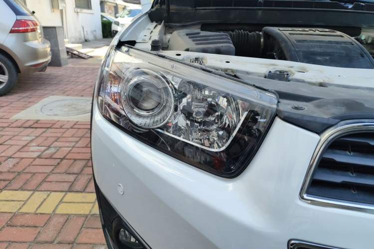 Used Chevrolet Captiva 2017 2.4L 4x4 Flagship Edition 7-Seater Right Front Headlight