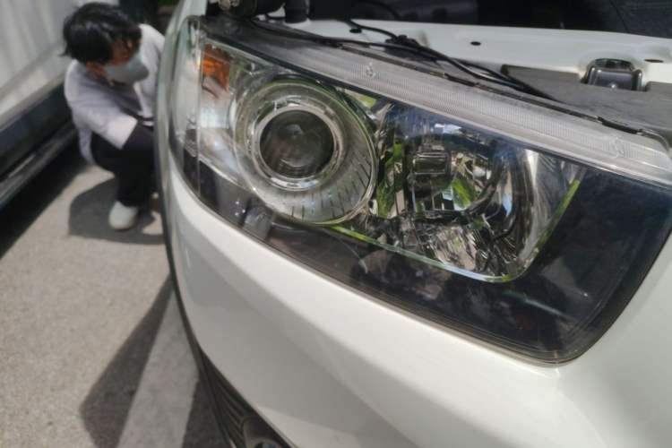 Used Chevrolet Captiva 2017 2.4L Two-Wheel Drive Luxury Edition 7 Seats Right Front Headlight