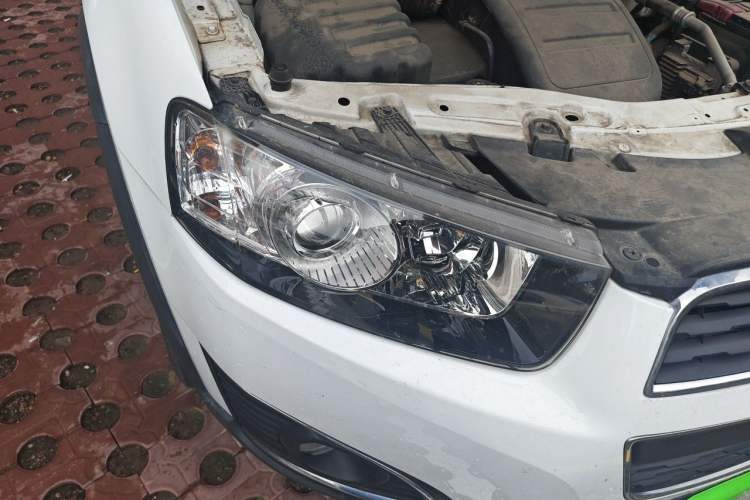 Used Chevrolet Captiva 2017 2.4L 4x4 Flagship Edition 7-Seater Right Front Headlight