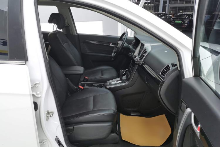 Used Chevrolet Captiva 2017 2.4L 4x4 Flagship Edition 7-Seater Right Front Seat