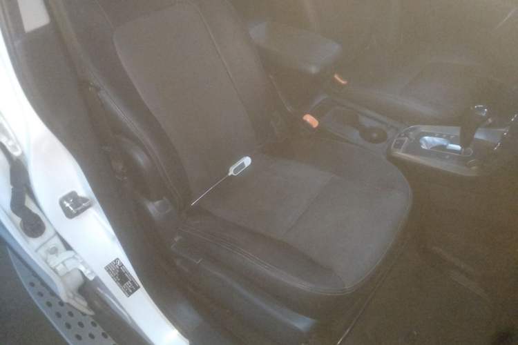 Used Chevrolet Captiva 2017 2.4L Two-Wheel Drive Luxury Edition 7 Seats Right Front Seat