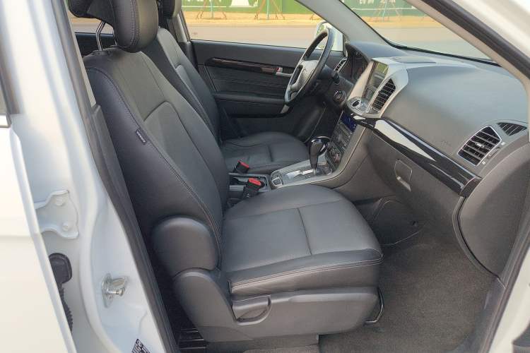 Used Chevrolet Captiva 2017 2.4L 4x4 Flagship Edition 7-Seater Right Front Seat