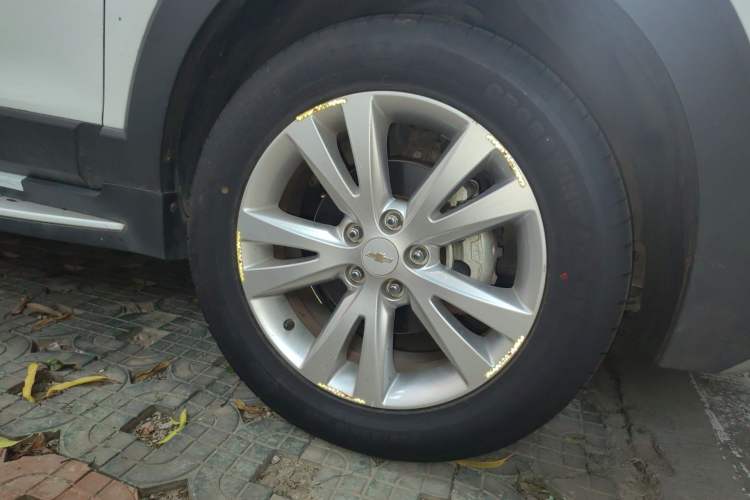 Used Chevrolet Captiva 2017 2.4L 4x4 Flagship Edition 7-Seater Right Front Wheel Hub
