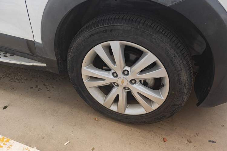 Used Chevrolet Captiva 2017 2.4L 4x4 Flagship Edition 7-Seater Right Front Wheel Hub