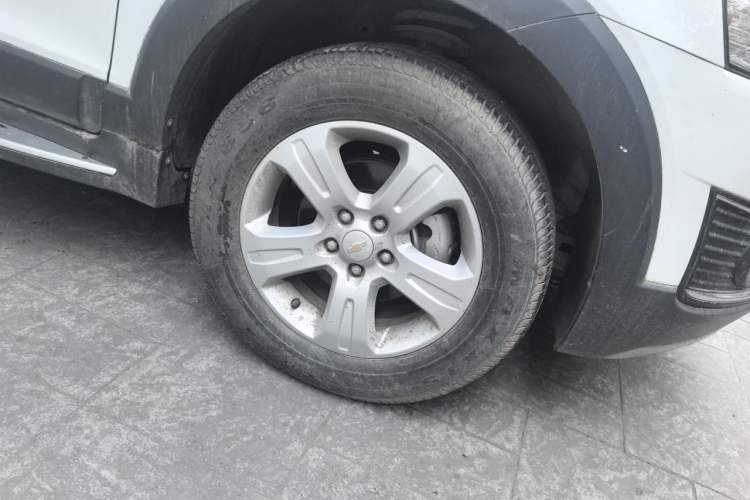 Used Chevrolet Captiva 2017 2.4L Two-Wheel Drive Luxury Edition 7 Seats Right Front Wheel Hub