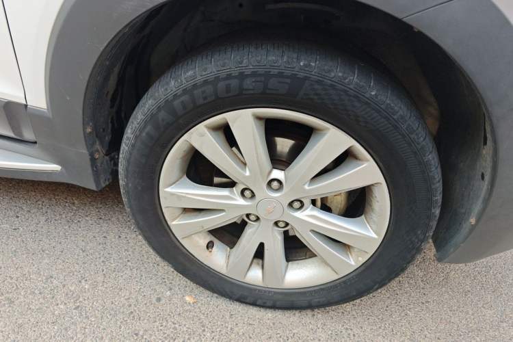 Used Chevrolet Captiva 2017 2.4L 4x4 Flagship Edition 7-Seater Right Front Wheel Hub