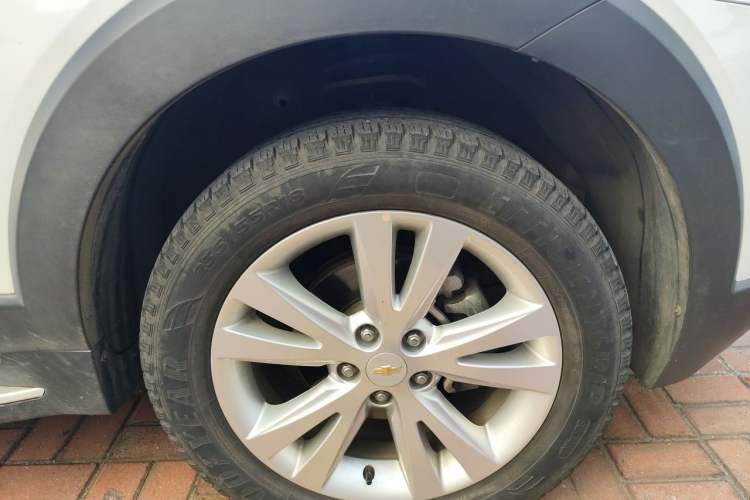 Used Chevrolet Captiva 2017 2.4L 4x4 Flagship Edition 7-Seater Right Front Wheel Hub