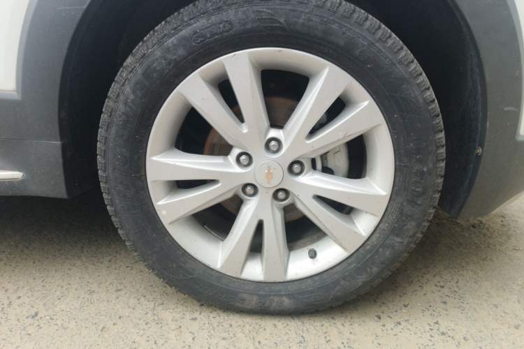Used Chevrolet Captiva 2017 2.4L 4x4 Flagship Edition 7-Seater Right Front Wheel Hub