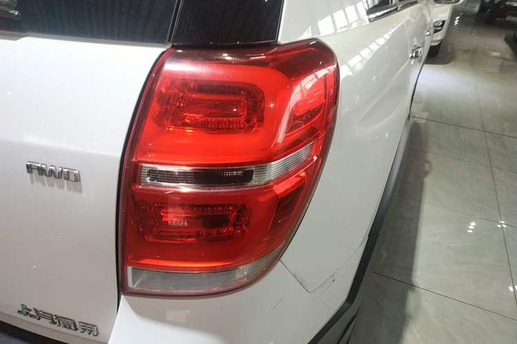 Used Chevrolet Captiva 2017 2.4L 4x4 Flagship Edition 7-Seater Right Rear Taillight