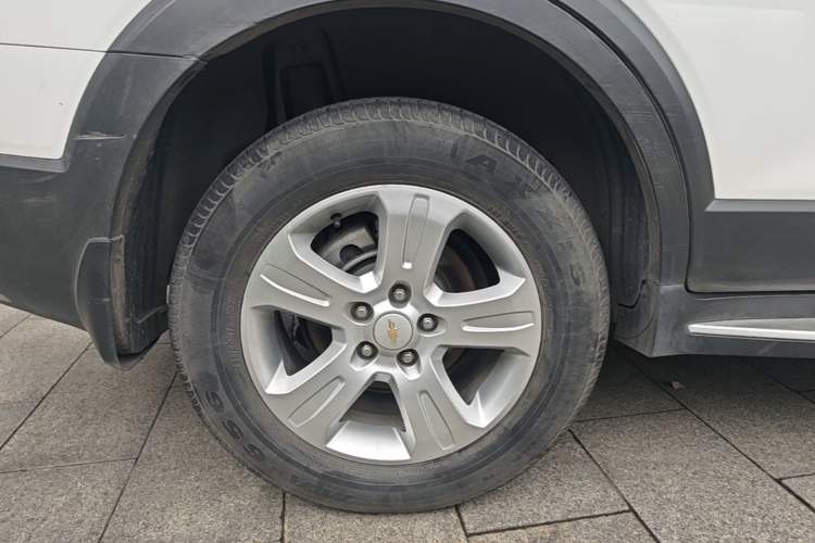 Used Chevrolet Captiva 2017 2.4L Two-Wheel Drive Luxury Edition 7 Seats Right Rear Wheel Hub