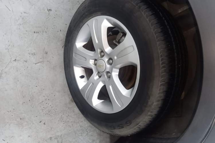 Used Chevrolet Captiva 2017 2.4L Two-Wheel Drive Luxury Edition 7 Seats Right Rear Wheel Hub