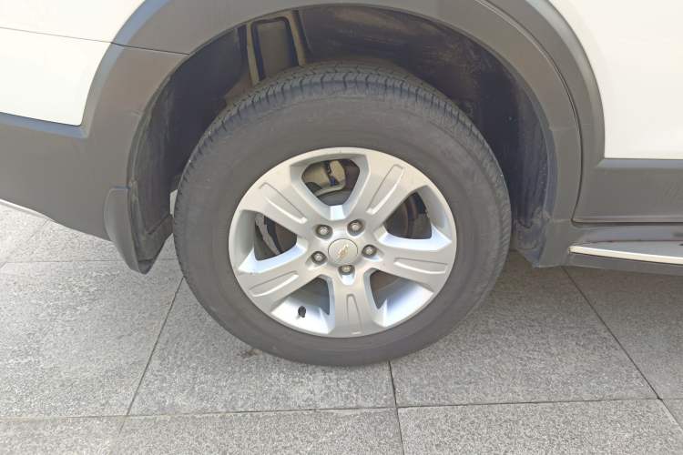 Used Chevrolet Captiva 2017 2.4L Two-Wheel Drive Luxury Edition 7 Seats Right Rear Wheel Hub