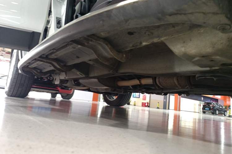Used Chevrolet Captiva 2017 2.4L 4x4 Flagship Edition 7-Seater Right Side Sill