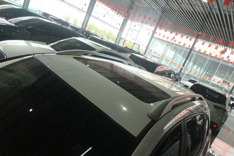 Used Chevrolet Captiva 2017 2.4L 4x4 Flagship Edition 7-Seater Roof