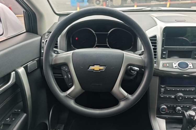 Used Chevrolet Captiva 2017 2.4L Two-Wheel Drive Luxury Edition 7 Seats Steering Wheel