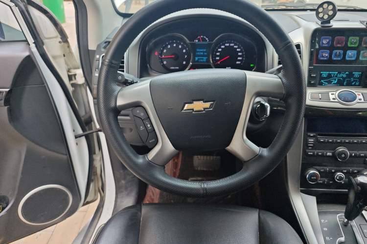 Used Chevrolet Captiva 2017 2.4L Two-Wheel Drive Luxury Edition 7 Seats Steering Wheel