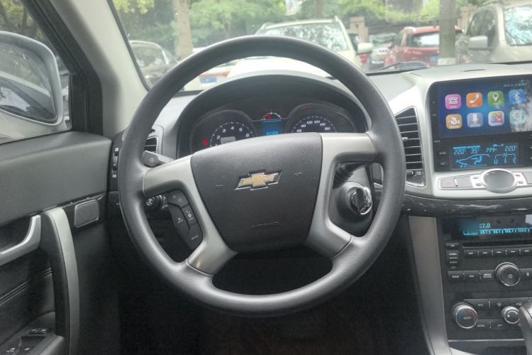Used Chevrolet Captiva 2017 2.4L Two-Wheel Drive Luxury Edition 7 Seats Steering Wheel