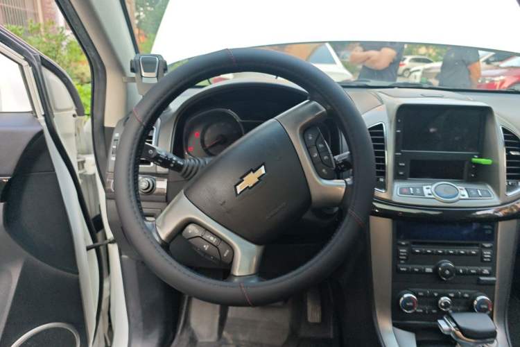 Used Chevrolet Captiva 2017 2.4L 4x4 Flagship Edition 7-Seater Steering Wheel