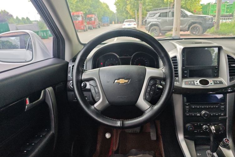 Used Chevrolet Captiva 2017 2.4L 4x4 Flagship Edition 7-Seater Steering Wheel