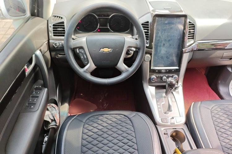 Used Chevrolet Captiva 2017 2.4L Two-Wheel Drive Luxury Edition 7 Seats Steering Wheel