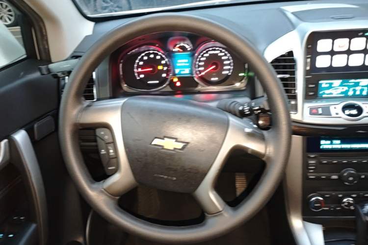 Used Chevrolet Captiva 2017 2.4L Two-Wheel Drive Luxury Edition 7 Seats Steering Wheel