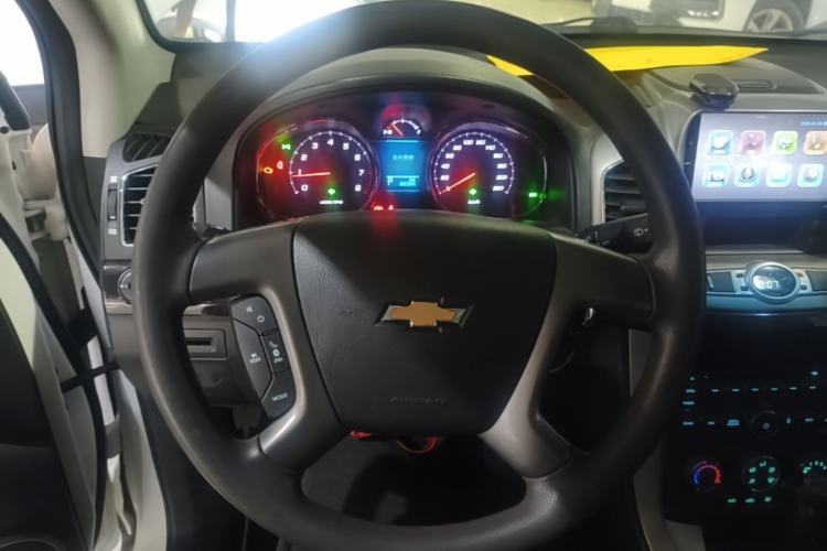 Used Chevrolet Captiva 2017 2.4L Two-Wheel Drive Urban Version 7 Seats Steering Wheel