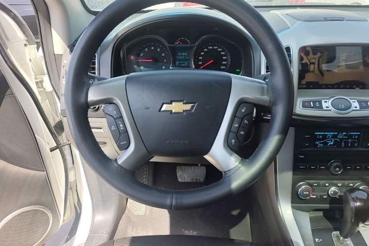Used Chevrolet Captiva 2017 2.4L 4x4 Flagship Edition 7-Seater Steering Wheel