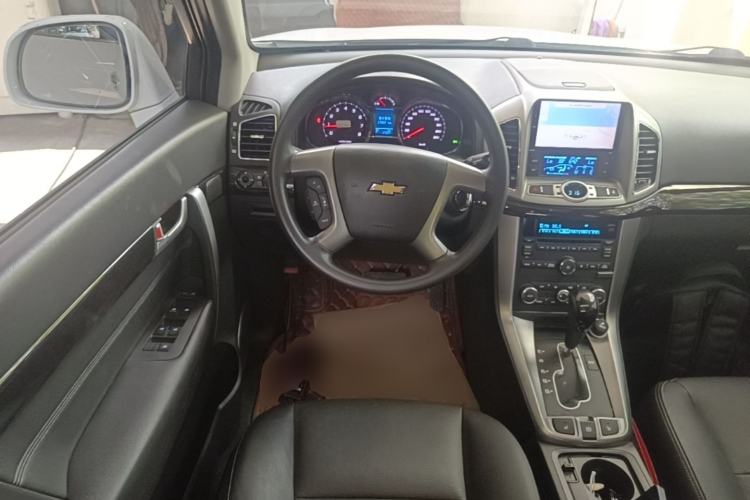 Used Chevrolet Captiva 2017 2.4L Two-Wheel Drive Luxury Edition 7 Seats Steering Wheel