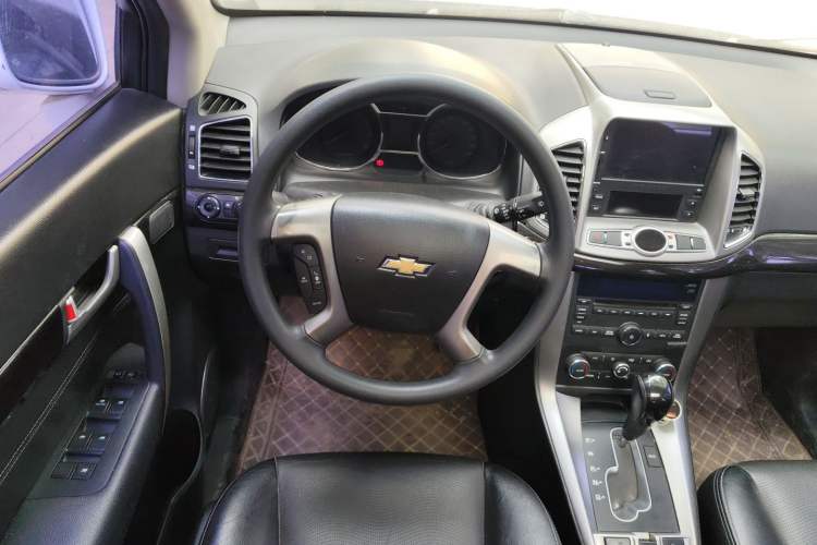 Used Chevrolet Captiva 2017 2.4L Two-Wheel Drive Luxury Edition 7 Seats Steering Wheel