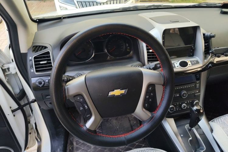 Used Chevrolet Captiva 2017 2.4L 4x4 Flagship Edition 7-Seater Steering Wheel