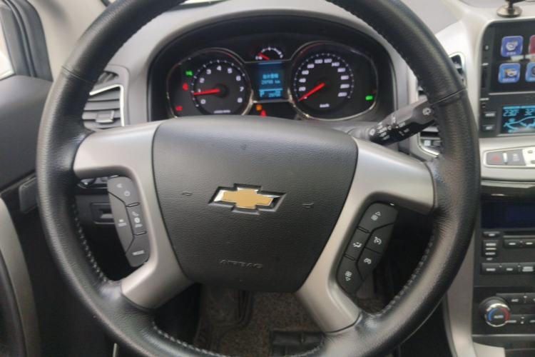 Used Chevrolet Captiva 2017 2.4L 4x4 Flagship Edition 7-Seater Steering Wheel