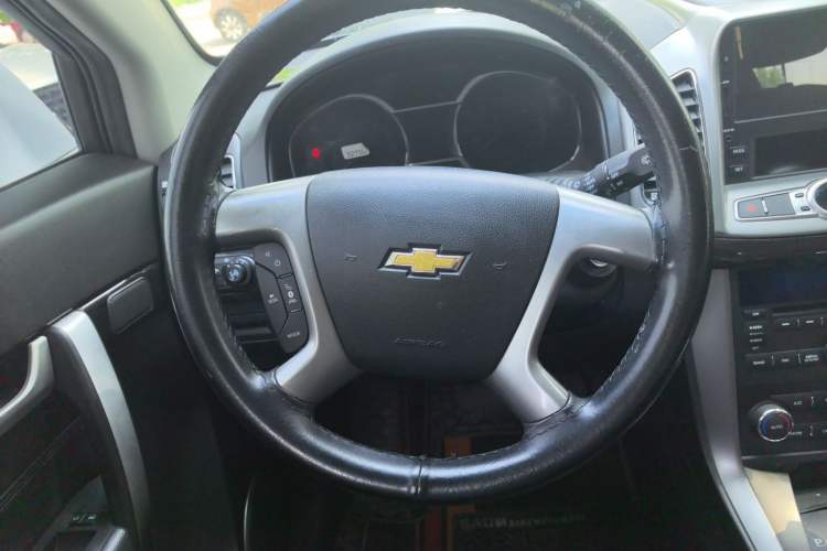 Used Chevrolet Captiva 2017 2.4L Two-Wheel Drive Urban Version 7 Seats Steering Wheel
