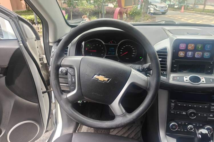 Used Chevrolet Captiva 2017 2.4L Two-Wheel Drive Luxury Edition 7 Seats Steering Wheel