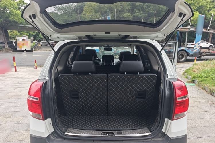 Used Chevrolet Captiva 2017 2.4L Two-Wheel Drive Luxury Edition 7 Seats Trunk
