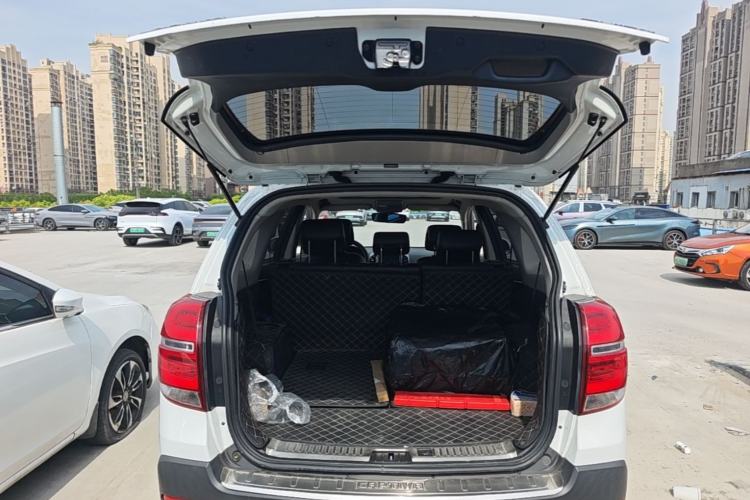 Used Chevrolet Captiva 2017 2.4L 4x4 Flagship Edition 7-Seater Trunk